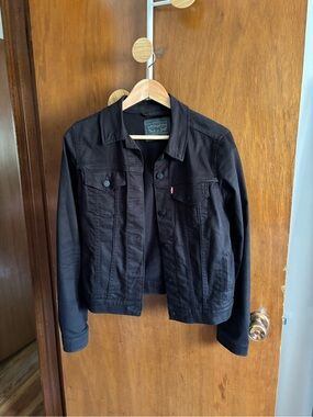 Levi's Women's Black Jean Jacket - Classic Trucker Style